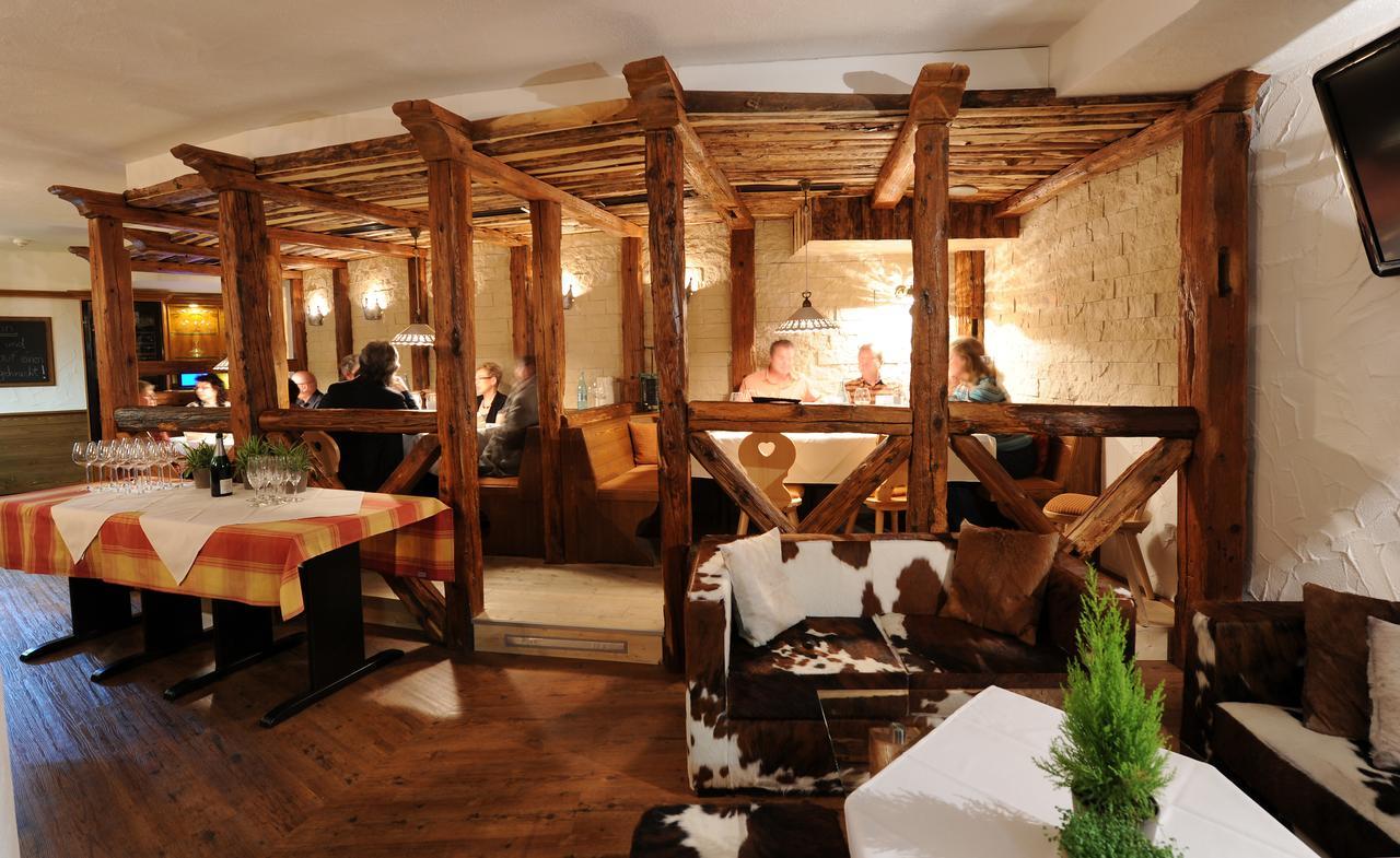 Landhotel Gasthof Krone Kupferzell エクステリア 写真