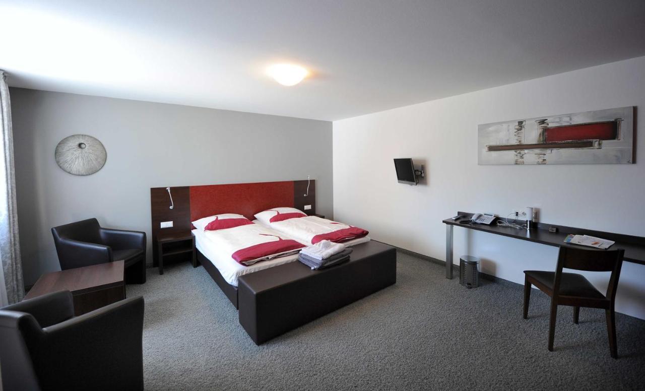 Landhotel Gasthof Krone Kupferzell エクステリア 写真